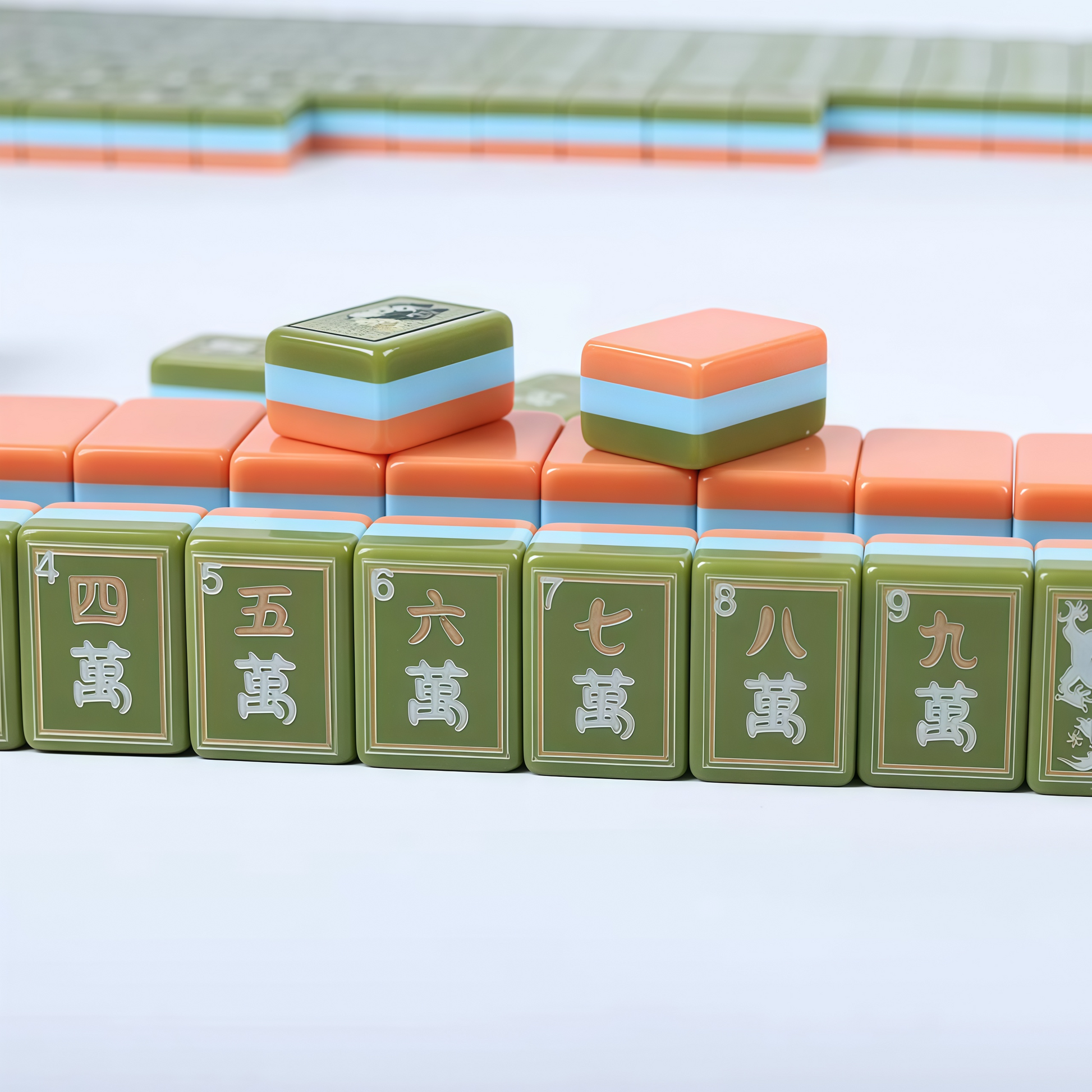 Jade Green Acrylic Mahjong Tiles Close-Up – Tri-Color Layered Edges & Frog Joker Detail