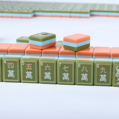 Jade Green Acrylic Mahjong Tiles Close-Up – Tri-Color Layered Edges & Frog Joker Detail